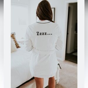 Kate Spade New York White Embroidered “Zzzz” Robe BNWT Size M Bridal Gift